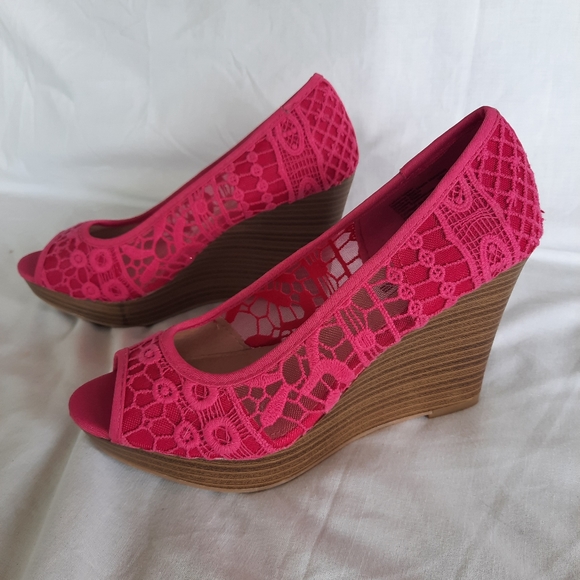 NWOT American Eagle wedge sandals - Picture 3 of 8